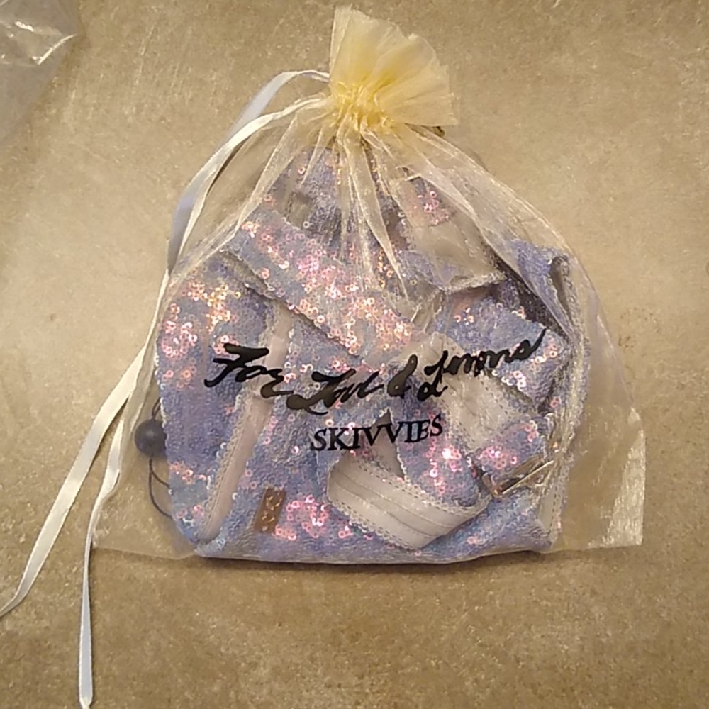 Nwt for love and lemons sequin bra